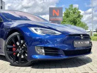 Usata Tesla Model S 380 kW (517 CV) 2017 Blu/azzurro Utilitaria