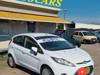 Usata Ford Fiesta 96 CV (70 kW) 2009 Bianco Utilitaria