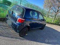 Usata Toyota Yaris 68 CV (50 kW) 2002 Blu Berlina