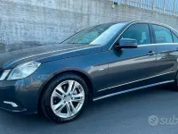 Usata Mercedes E220 Avantgarde 170 CV (125 kW) 2009 Grigio Berlina
