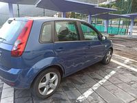 Usata Ford Fiesta Ghia 68 CV (50 kW) 2007 Blu Berlina