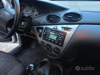 Usata Ford Focus Ghia 100 CV (73 kW) 2000 Grigio Station wagon