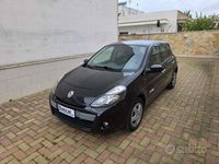 Usata Renault Clio II Dynamique 74 CV (54 kW) 2011 Nero Berlina