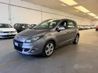 Usata Renault Scénic Dynamique 110 CV (80 kW) 2011 Grigio Monovolume