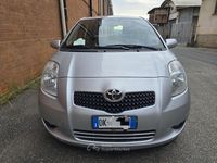 Usata Toyota Yaris Sol 87 CV (63 kW) 2007 Grigio Berlina