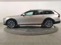 Usata Volvo V90 CC Ultimate 197 CV (144 kW) 2022 Bright dusk metallizzato Station wagon