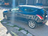 Usata Lancia Delta 120 CV (88 kW) 2011 Nero Utilitaria