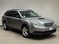 Usata Subaru Outback 150 CV (110 kW) 2010 Grigio Station wagon