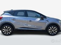 Usata Renault Captur Techno 145 CV (106 kW) 2023 Grigio scuro SUV