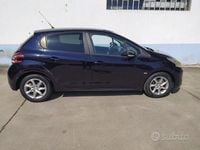 Usata Peugeot 208 Business-Line 68 CV (50 kW) 2013 Blu Utilitaria