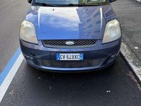 Begagnad Ford Fiesta Ghia 75 HK (55 kW) 2006 Halvkombi