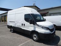 Usata Iveco Daily 136 CV (100 kW) 2020 Bianco pastello Berlina