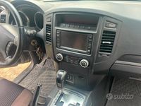 Usata Mitsubishi Pajero 200 CV (147 kW) 2009 Marrone SUV