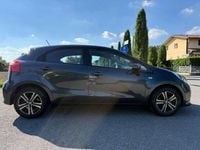 Usado Kia Rio Active 86 HP (63 kW) 2015 Cinzento Sedan