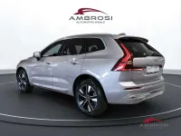 Nuova Volvo XC60 Plus 250 CV (183 kW) 2026 Aurora silver SUV