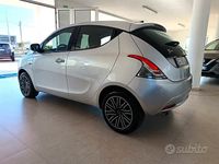 Usata Lancia Ypsilon Gold 69 CV (50 kW) 2021 Grigio Utilitaria