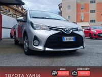 Usata Toyota Yaris Hybrid Active 101 CV (74 kW) 2016 Argento Berlina
