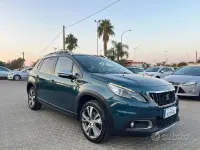 Usata Peugeot 2008 Crossway 120 CV (88 kW) 2018 Verde SUV