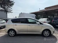 Usata Toyota Corolla Verso 110 CV (80 kW) 2008 Grigio Monovolume