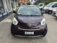 Begagnad Toyota iQ 68 HK (50 kW) 2009 Grå Halvkombi