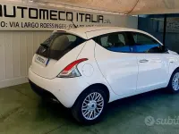 Usata Lancia Ypsilon 69 CV (50 kW) 2015 Bianco Utilitaria