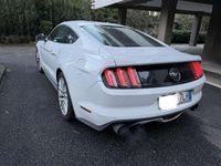 Usata Ford Mustang Fastback 317 CV (233 kW) 2017 Bianco Coupé
