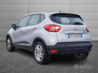 Käytetty Renault Captur Life 90 HP (66 kW) 2016 Harmaa Katumaasturi