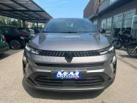 Nuova Renault Captur Techno 101 CV (74 kW) 2026 Grigio pastello SUV