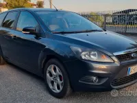 Usata Ford Focus 109 CV (80 kW) 2010 Grigio Station wagon
