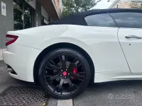 Usata Maserati GranCabrio 439 CV (322 kW) 2011 Bianco metallizzato Cabrio