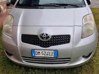Usata Toyota Yaris 90 CV (66 kW) 2008 Grigio Utilitaria