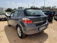 Usata Opel Astra Cosmo 102 CV (75 kW) 2005 Grigio Berlina