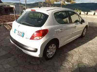 Usata Peugeot 207 73 CV (53 kW) 2013 Bianco Utilitaria