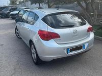 Usata Opel Astra 60 CV (44 kW) 2011 Grigio Berlina