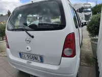 Usata Opel Agila Edition 60 CV (44 kW) 2004 Bianco Monovolume