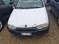 Usata Fiat Strada 62 CV (45 kW) 2002 Bianco Pick-up