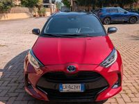 Usata Toyota Yaris Hybrid Lounge 92 CV (67 kW) 2023 Rosso Berlina