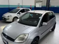 Usata Ford Fiesta Ghia 75 CV (55 kW) 2005 Grigio Utilitaria