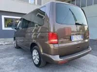 Usata VW Caravelle Comfortline 140 CV (102 kW) 2014 Marrone Furgone