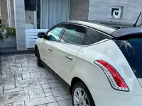 Usata Lancia Delta 120 CV (88 kW) 2009 Beige Utilitaria
