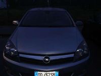Usata Opel Astra GTC Enjoy 90 CV (66 kW) 2006 Berlina