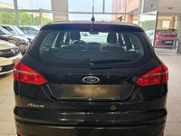 Usata Ford Focus 95 CV (69 kW) 2015 Nero Station wagon