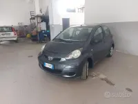 Usata Toyota Aygo 68 CV (50 kW) 2011 Grigio Utilitaria