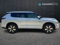 Nuova Mitsubishi Outlander P-HEV Intense 136 CV (100 kW) 2026 White diamond