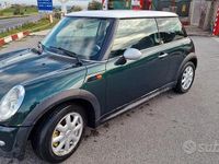 Usata Mini Cooper 88 CV (64 kW) 2005 Verde Utilitaria