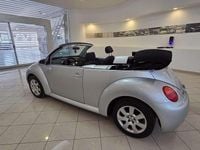 Usata VW New Beetle 75 CV (55 kW) 2004 Argento Utilitaria
