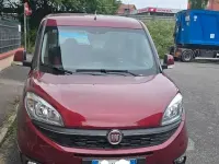 Usado Fiat Doblò Lounge 120 HP (88 kW) 2017 Vermelho Monovolume