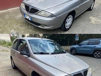 Usata Lancia Ypsilon 60 CV (44 kW) 2002 Grigio Utilitaria