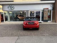 Begagnad Mini ONE 102 HK (75 kW) 2017 Röd Halvkombi