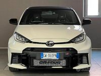 Usata Toyota Yaris 280 CV (205 kW) 2024 Bianco Berlina